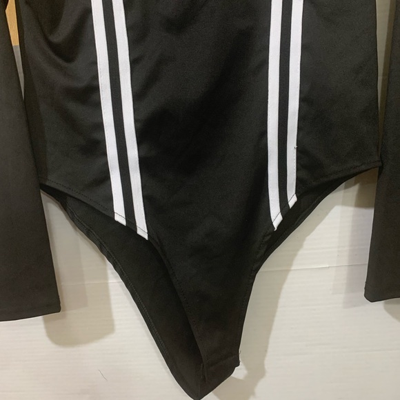 Nice Women button down blouse - Picture 3 of 6